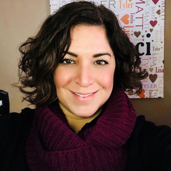 Meet your Posher, Lisa - Picture 1 of 1